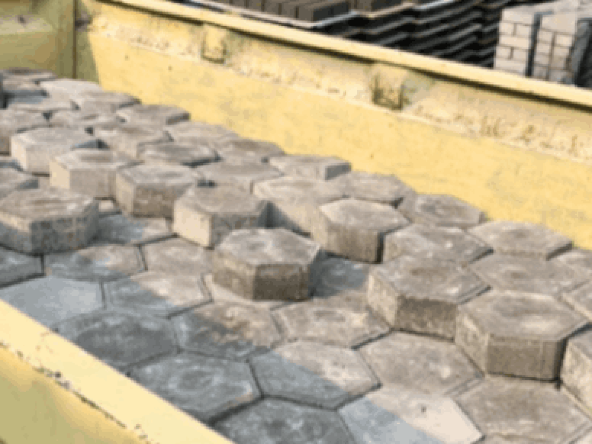 Paket pemasangan paving